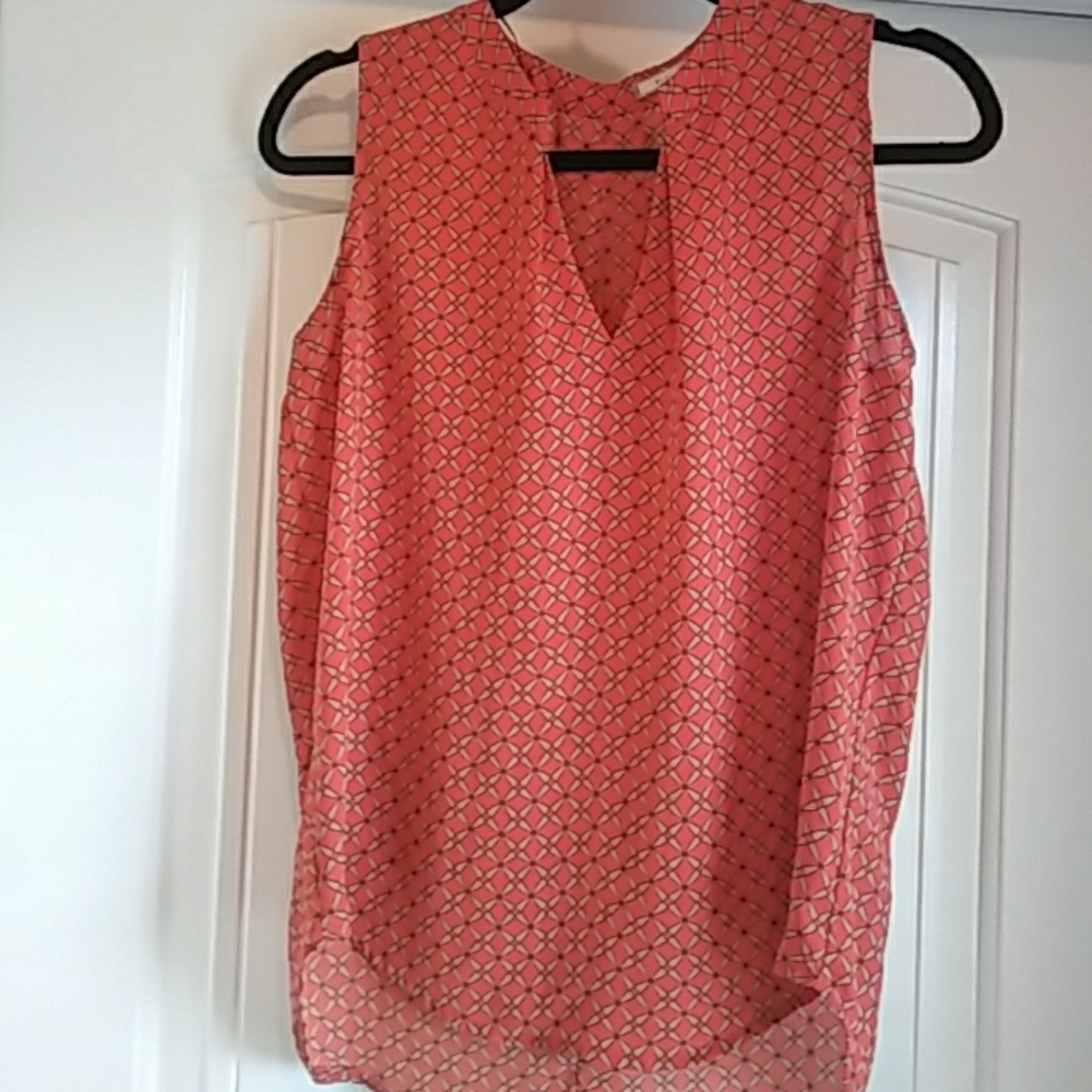 Sleeveless blouse